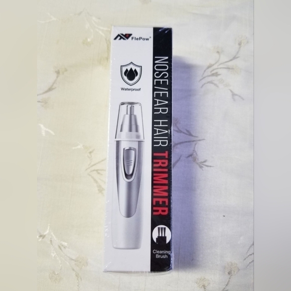 FlePow - Nose/Ear Hair Trimmer w/Cleaning Brush 🌴 - Picture 2 of 6
